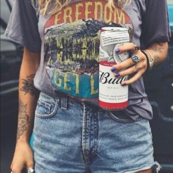 Surprise Vintage Graphic Tee - Picture 8 of 8